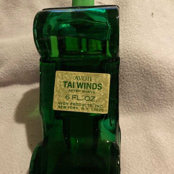 Vintage Avon bottle Rare. 6Fl. Tai Winds - Picture 2 of 3